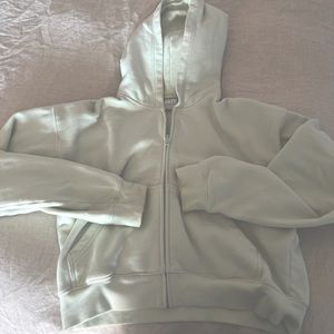 Aritzia Tna Cropped Boyfriend Hoodie 😊